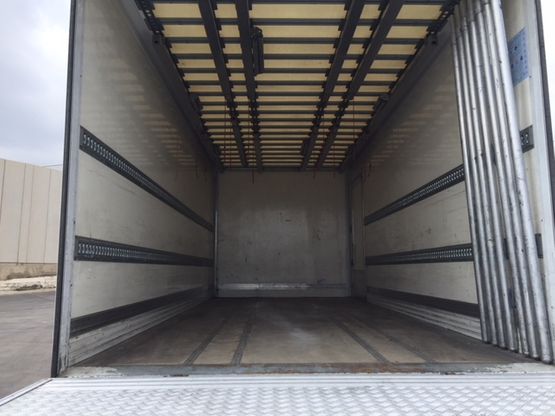 HidalgoTrucks camion caja cerrada marca mercedes 04
